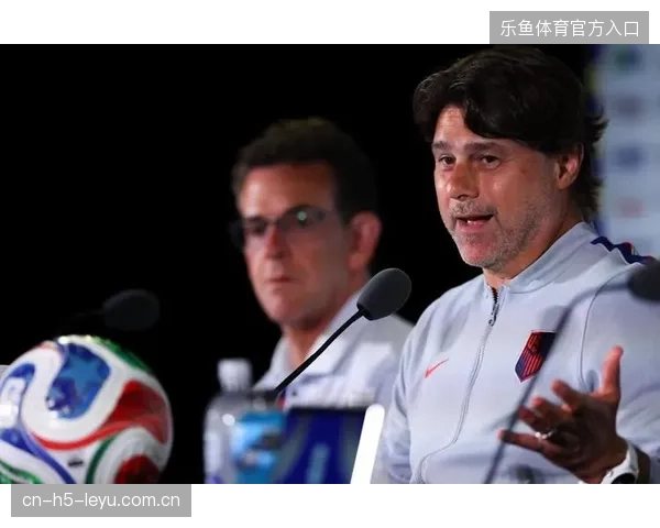 美国队在波切蒂诺的4-2-3-1体系下险胜塞内加尔,展现出不错的战术执行能力 美国队在波切蒂诺的4-2-3-1体系下险胜塞内加尔,展现出不错的战术执行能力
